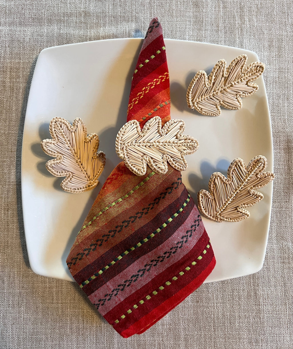 Maple Leaf Napkin Ring  – Table Decor Colombia