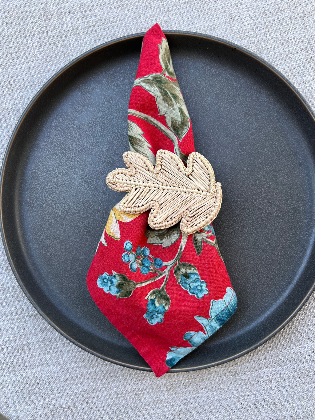 Maple Leaf Napkin Ring  – Table Decor Colombia