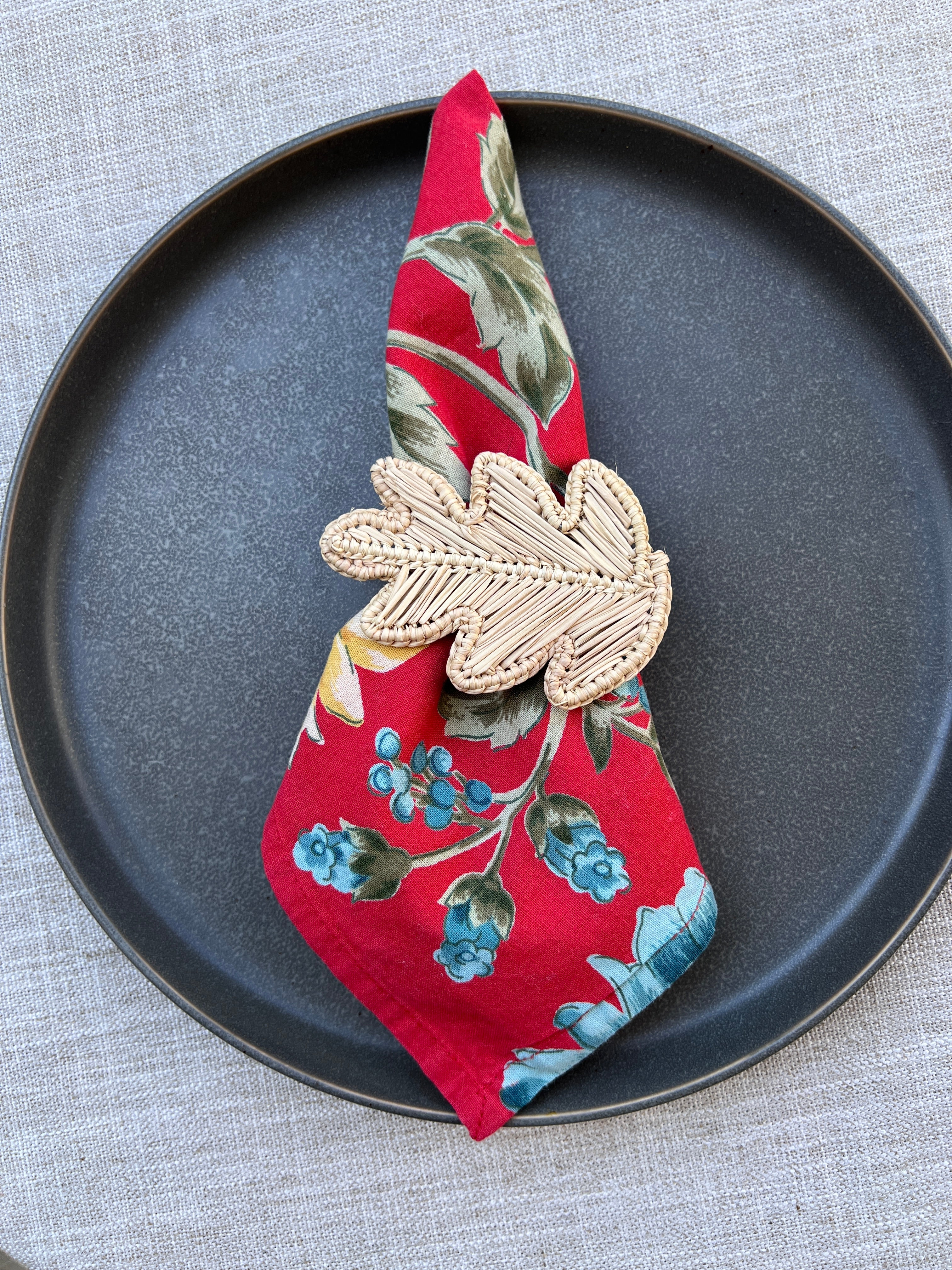 Maple Leaf Napkin Ring  – Table Decor Colombia