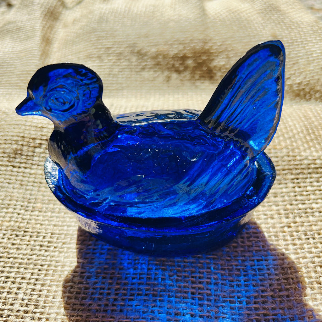 Nesting Hen Bowl & Lid - SAPPHIRE BLUE | Hand Blown Glass - Colombia